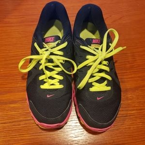 Nike Revolution 2 Sneakers